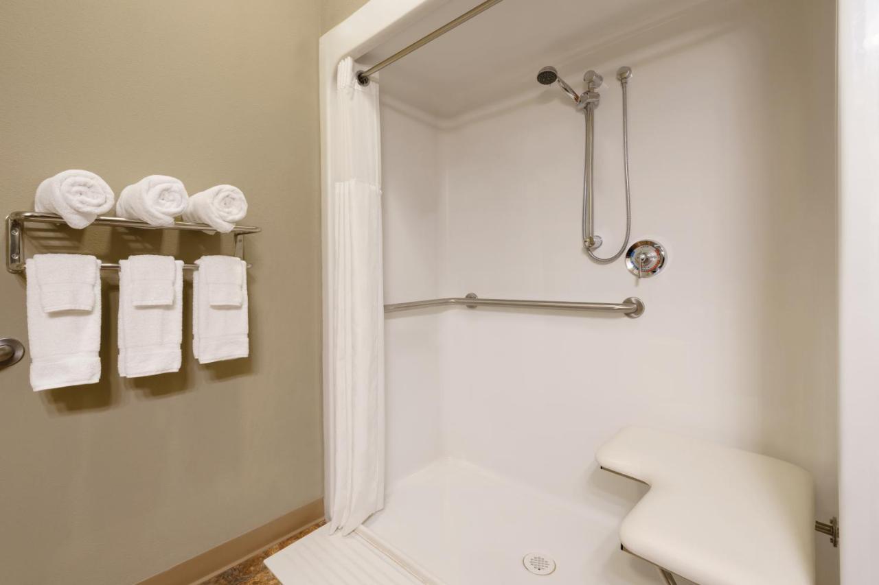 Bakken Airport Xwa Hotel & Studios Уиллистон Экстерьер фото